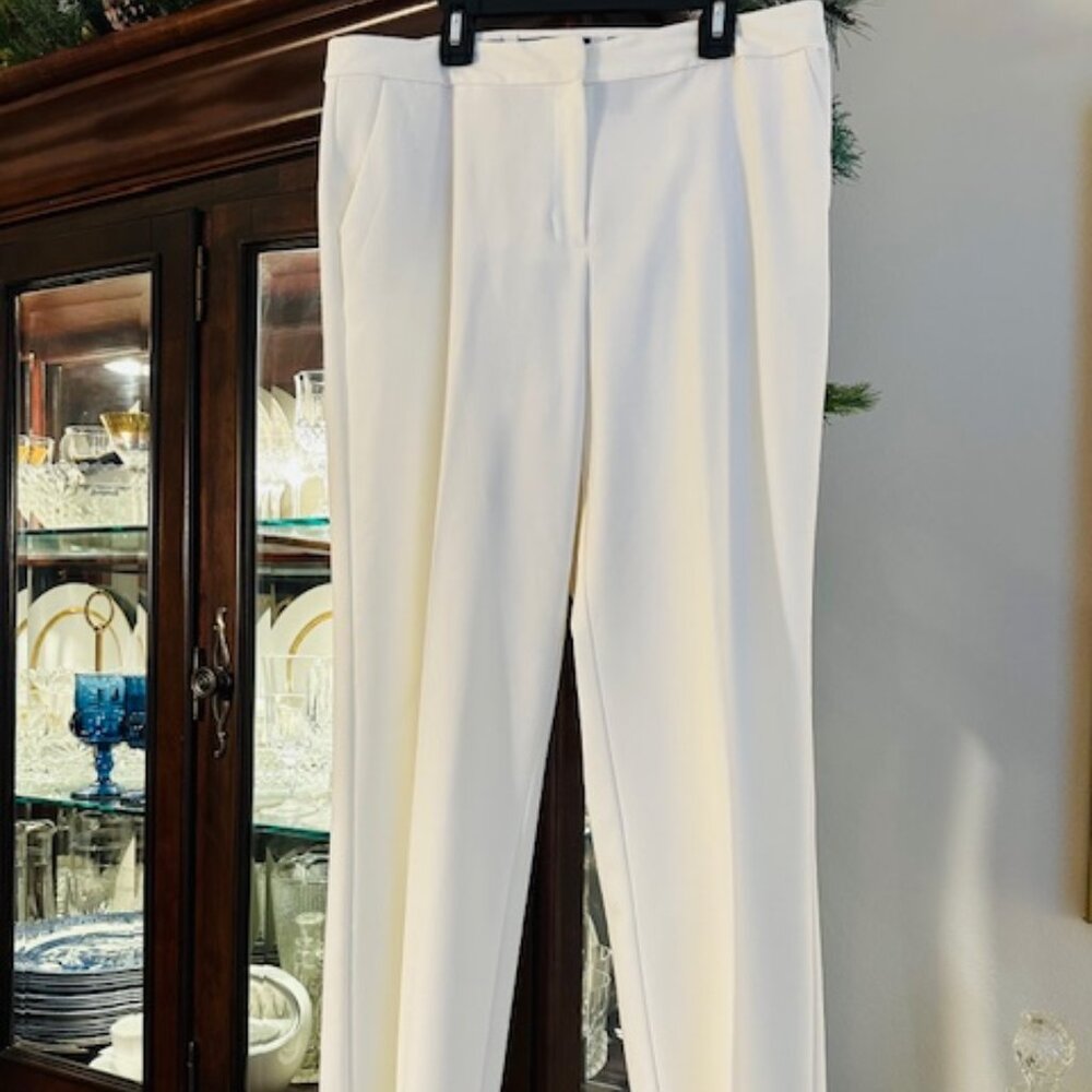 JH Collectibles Winter White Slacks.  Size 10.